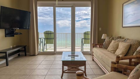 Condo, Multiple Beds, Balcony, Ocean View (Windemere 501) | Living area