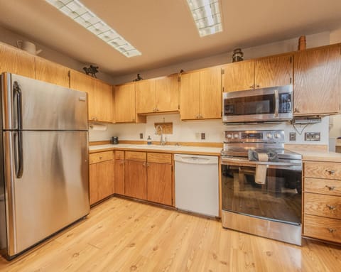 Townhome, Multiple Beds, Patio, Mountain View (Sans Souci 1) | Private kitchen