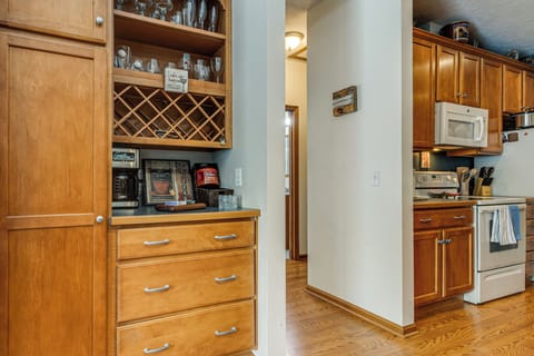 Coffee Station | Drip Coffee Maker & Keurig