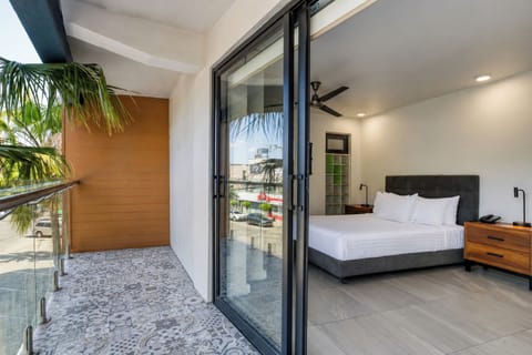 Apartment, 2 Queen Beds, Balcony | Balcony