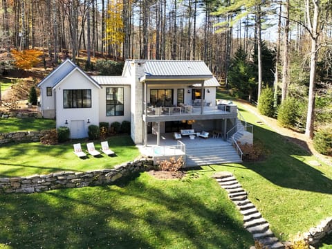 Lake Front Living!