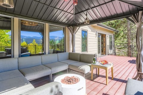 House, 3 Bedrooms | Terrace/patio