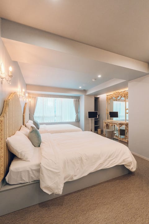 Family Suite | Desk, free WiFi