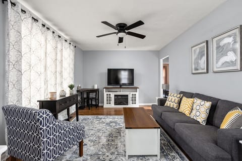 Step inside to your Broad Ripple Retreat! Cozy seating, and a Roku TV for entertainment. 