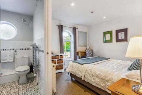 Classic Double Room, Private Bathroom | Blackout drapes, iron/ironing board, free WiFi
