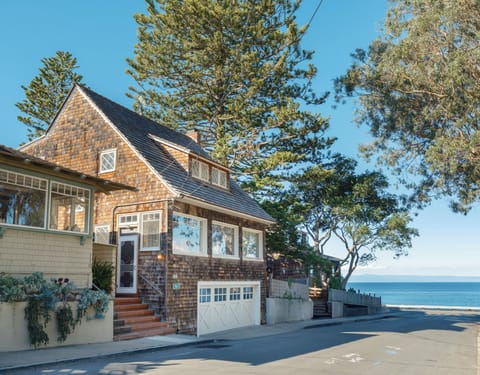 Welcome to 'Lovers Point Whitewater Cottage' ~ Big Bay View!