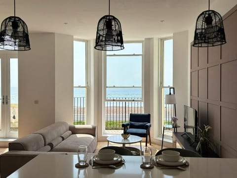 Luxury Apartment, Balcony, Sea View | Living area