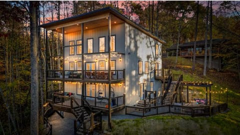 A bird's eye view of the dream Smoky Mountain Vacation you've been searching for