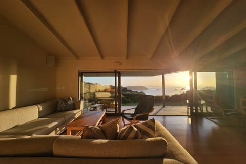Sunrise at Cathedral Cove Escape