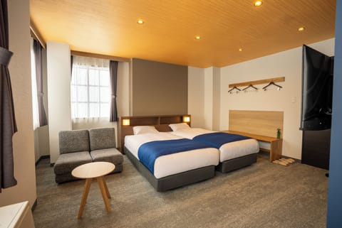 Premium bedding, down comforters, free WiFi, bed sheets
