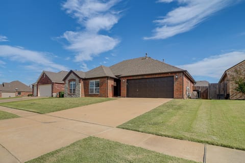 Broken Arrow Vacation Rental | 3BR | 2BA | 1,547 Sq Ft | Step to Enter