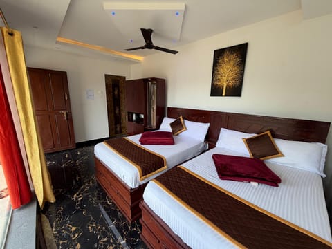 Deluxe Double Room | Premium bedding, Select Comfort beds, in-room safe, desk