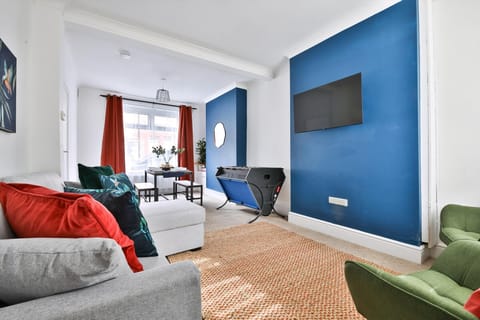 House (Charming 3 Bed Home Near Caerphilly C) | Living room | TV