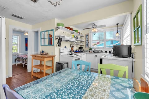 Kitchen/Dining Area - Upper Level