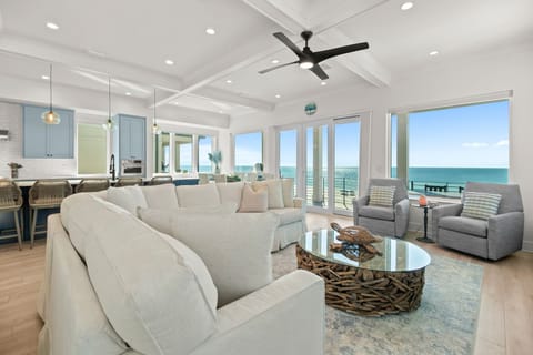Vivianna #11- Third Floor - Living Room