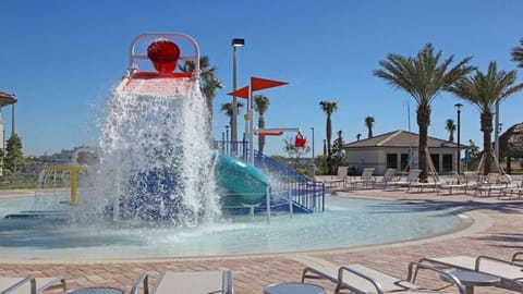 Stay in our condo allows you to stay in two different resorts. 