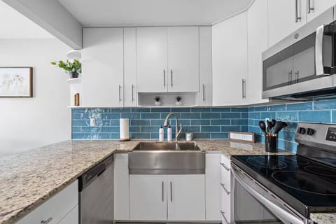 Fully equipped kitchen with range and microwave