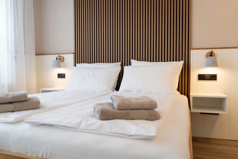 Comfort Suite, Balcony | In-room safe, blackout drapes, iron/ironing board, free WiFi