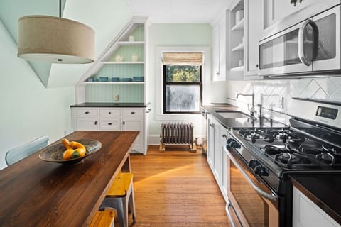 Toaster, eco-friendly cleaning products