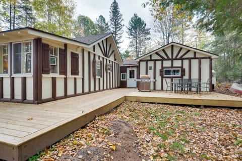 Land O’ Lakes Vacation Rental | 4BR | 2BA | 1,290 Sq Ft | 2 Half Steps Required