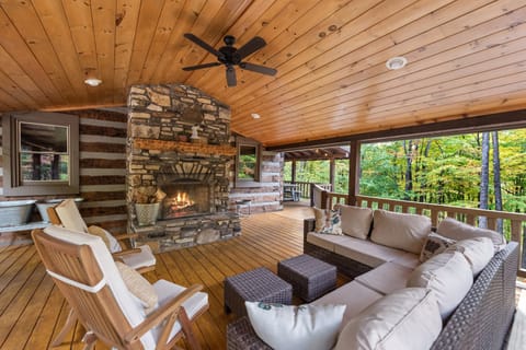 Welcome to Cabin Chateau at Big Tree!