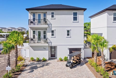 Sandy Buns Chateau - 4 Bedrooms - 4 Bathrooms