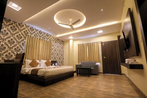Deluxe Room | Laptop workspace, WiFi (free)