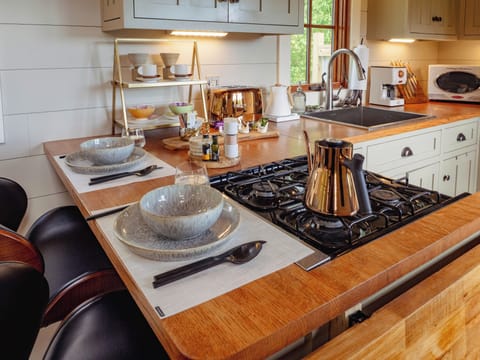 SMEG, ALL Clad, Fellow, Laguiole, Denby for effortless gourmet cooking