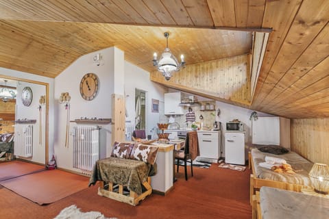 Standard Studio, Mountain View (Studio Valleverde 33B Ski in ski out) | Private kitchenette | Stovetop, coffee/tea maker, cookware/dishes/utensils