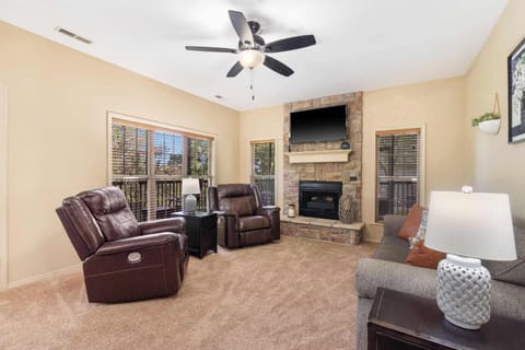 Condo, Multiple Beds, Balcony, Garden View (The Fairway Getaway) | Living area