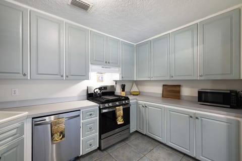 Plenty of counter space!