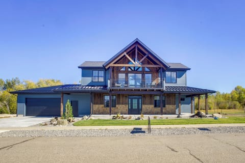 Red Lodge Vacation Rental | 4BR | 3BA | 2,581 Sq Ft | 2 Steps to Enter
