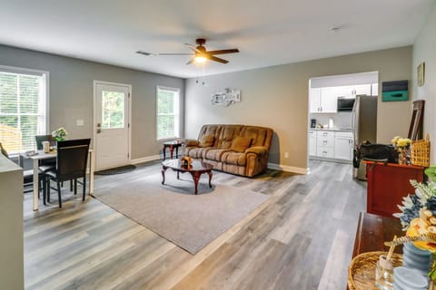 Living Room | Smart TV | Free WiFi | Reclining Sofa