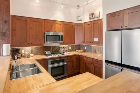 Large, well equipt kitchen