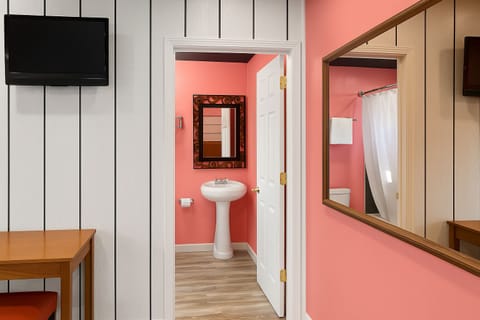 Standard Single Room | Free WiFi