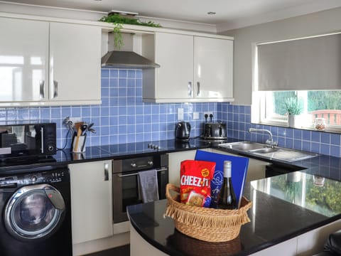 Kitchen | The Lookout, Pendine