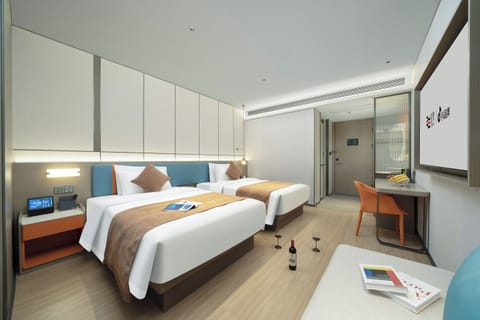 Executive Twin Room, 2 Double Beds, Non Smoking, Housekeeping | Desk, laptop workspace, blackout drapes, soundproofing