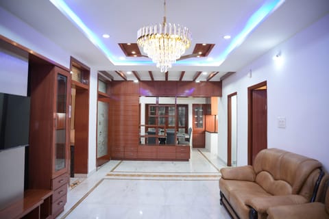 Apartment, 4 Bedrooms, Accessible, Smoking | Living room