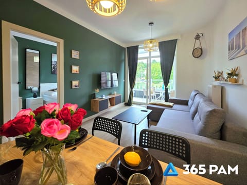 Apartment, 1 Double Bed with Sofa bed, Non Smoking, Balcony | Living room