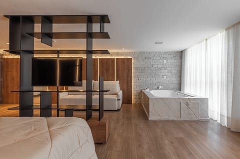 Honeymoon Suite | In-room safe, blackout drapes, soundproofing, free WiFi