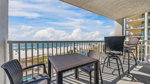 Romar Tower 4D - Balcony
