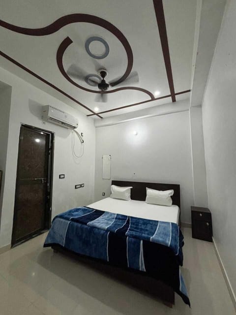 Classic Double Room | Desk, laptop workspace, free WiFi