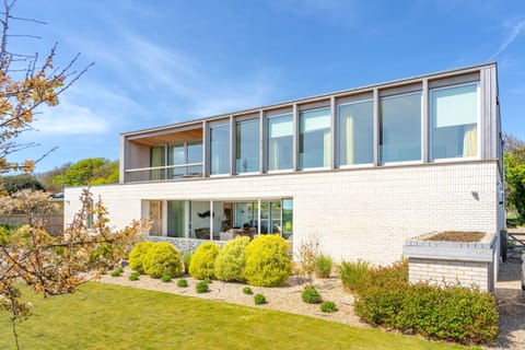 Heath House, Thorpeness: A modern retreat with sea views