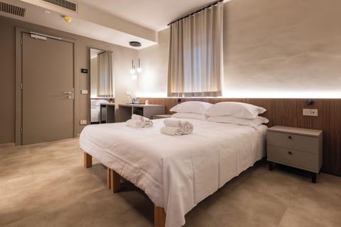 Superior Double Room | Free WiFi, bed sheets
