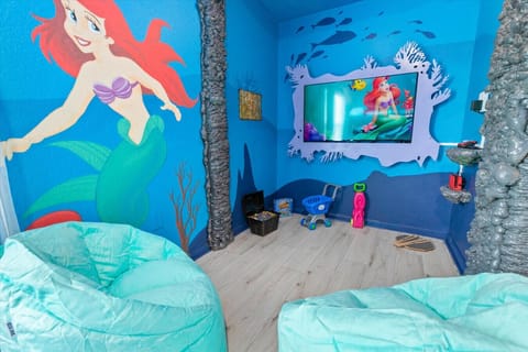 Little mermaid themed room, perfect for the kids