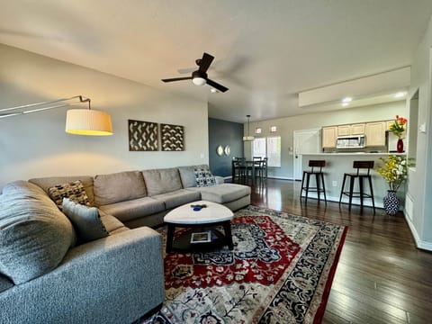 Welcome to 655 W Vistoso Highlands Drive!