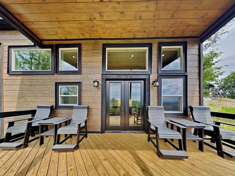 Studio (1 Bedroom) | Property amenity