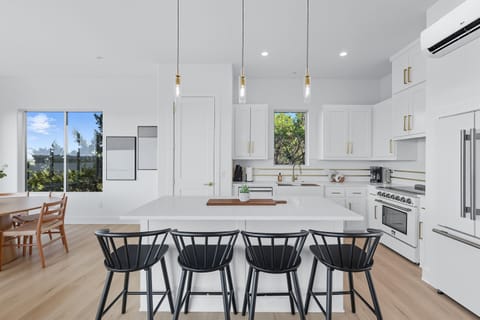4 barstools at kitchen island