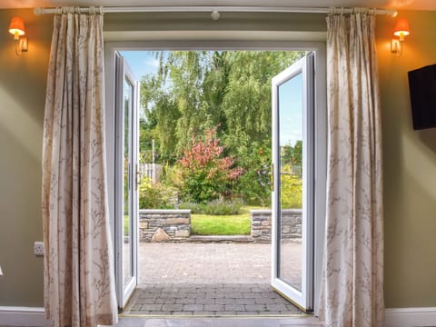 Outdoor | Aeron Villa, Tregaron