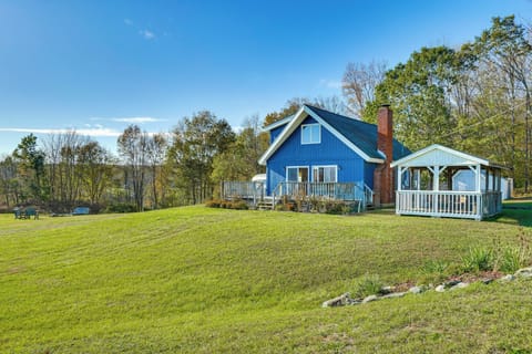 Salem Vacation Rental | 2BR | 2BA | 1,320 Sq Ft | Stairs Required